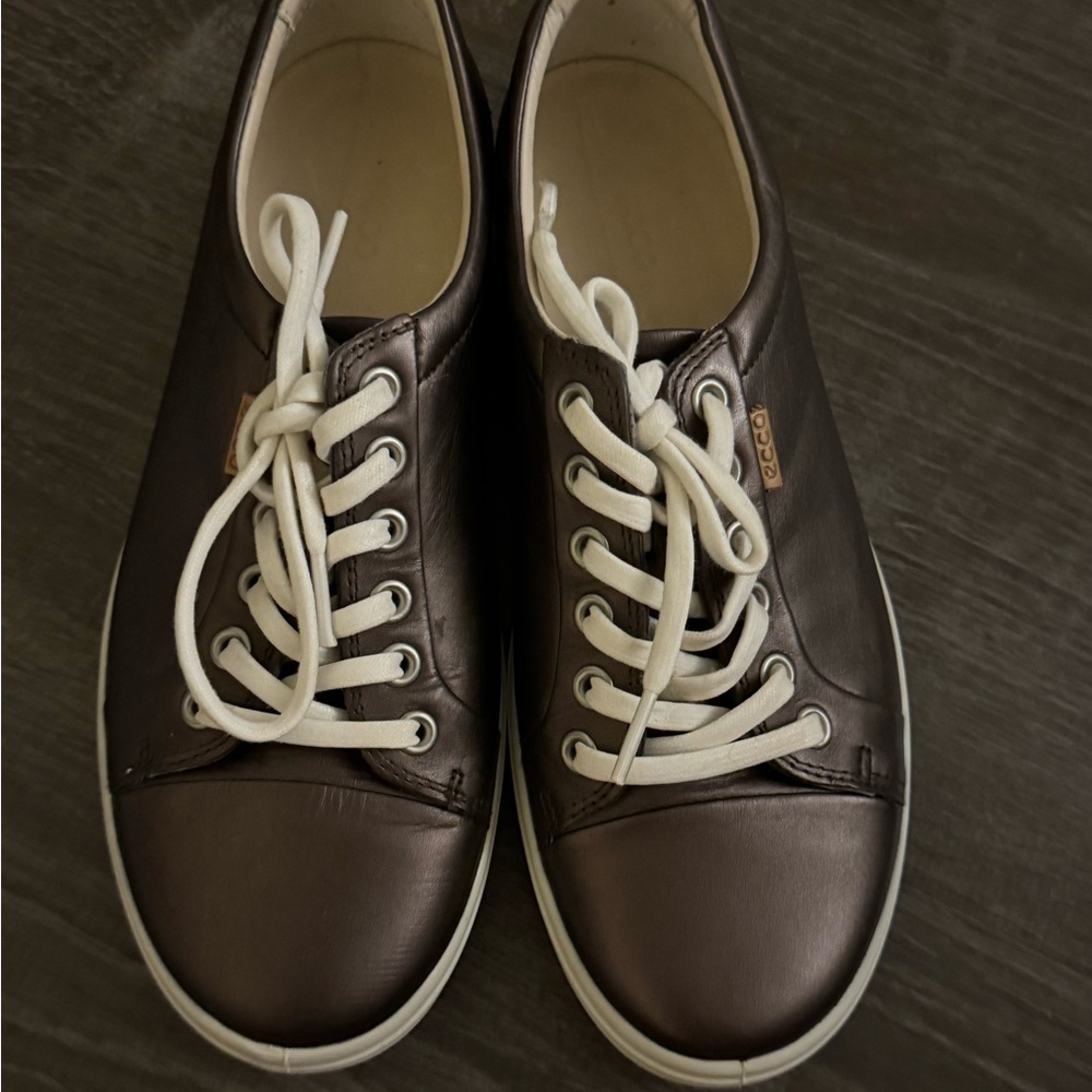 Ecco Women’s Dark Brown Leather Sneakers